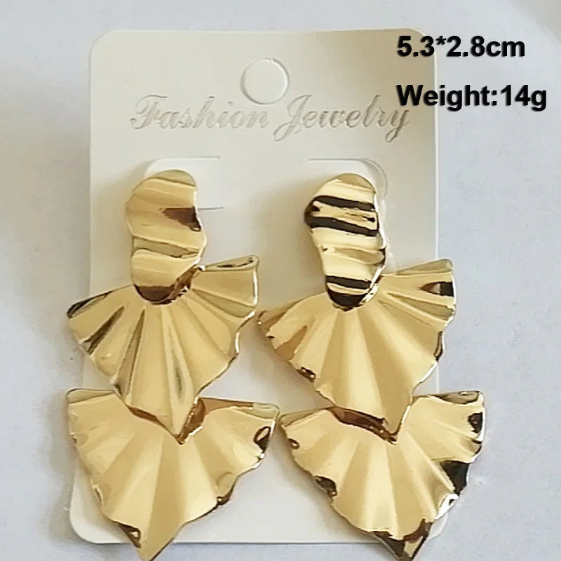 Gold Color Metal Drop Earrings Irregular Hollow Heart Pendants Earrings Twisted Geometric Personality Earrings for Women
